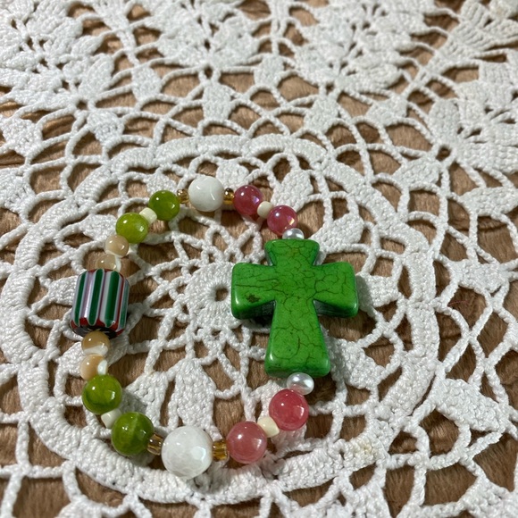 Hand crafted stretch beads bracelet. - Picture 12 of 15